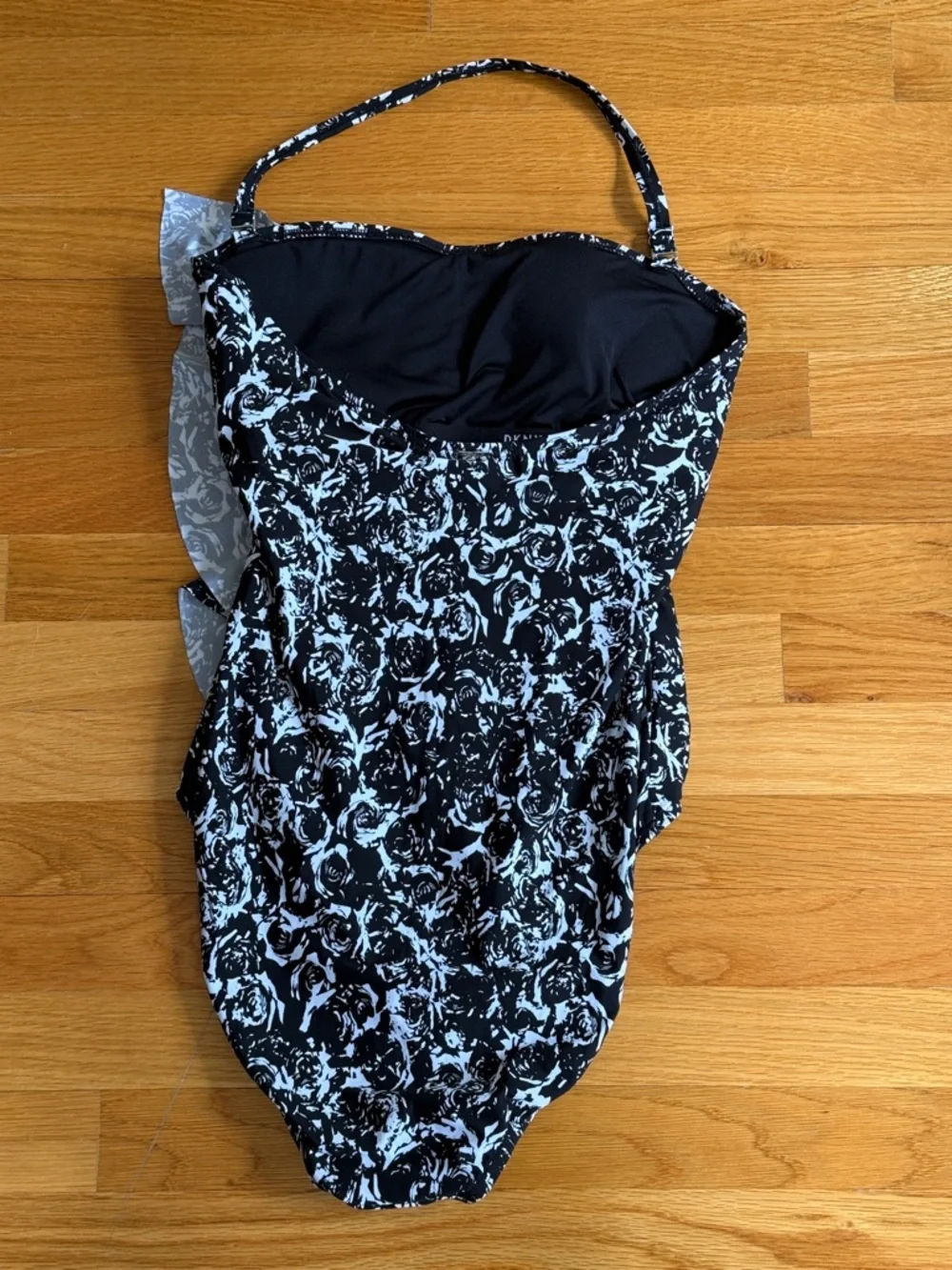DKNY Black and White Floral One-Piece Swimsuit sz 12 - Picture 4 of 6